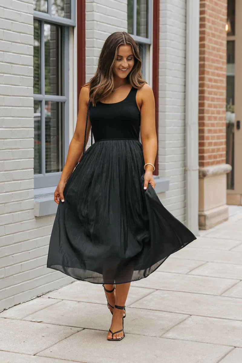 Black Scoop Neck Pleated Tank Midi Dress - Image 3