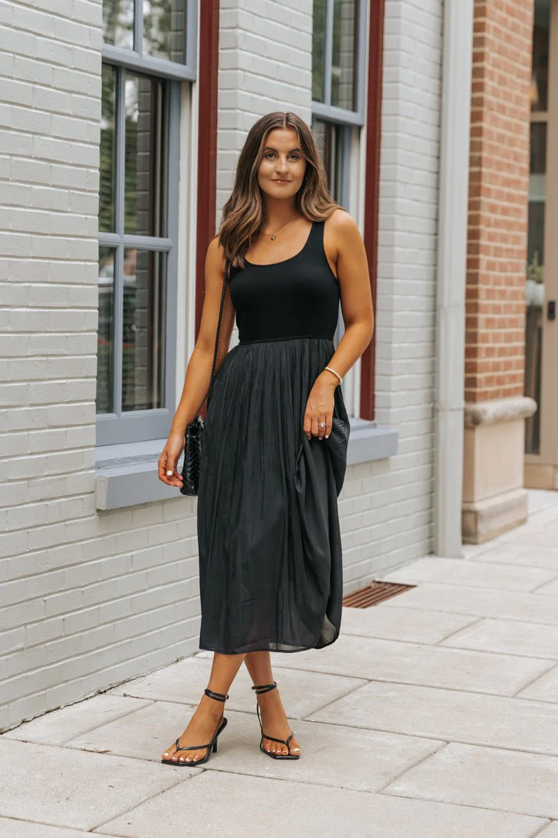 Black Scoop Neck Pleated Tank Midi Dress - Image 4