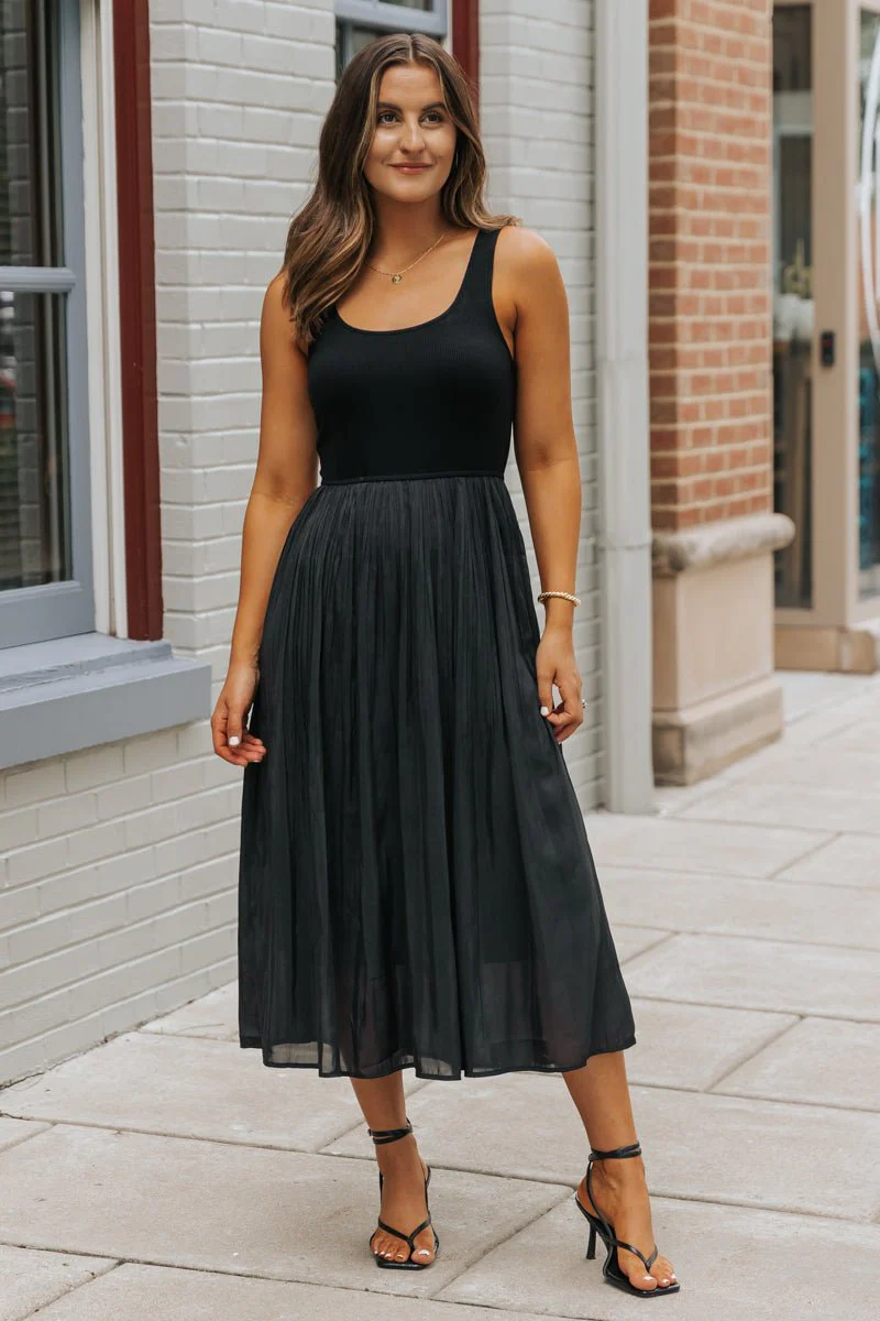 Black Scoop Neck Pleated Tank Midi Dress - Image 5