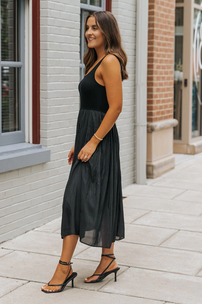 Black Scoop Neck Pleated Tank Midi Dress - Image 6