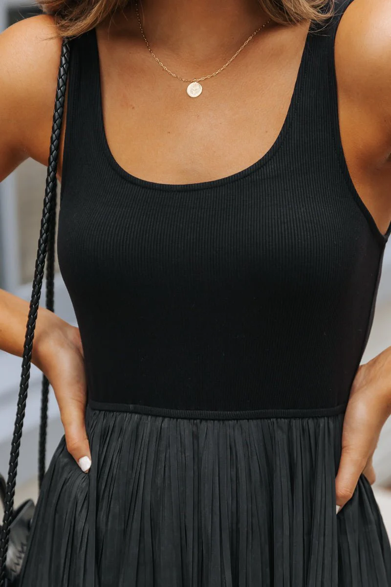 Black Scoop Neck Pleated Tank Midi Dress - Image 7