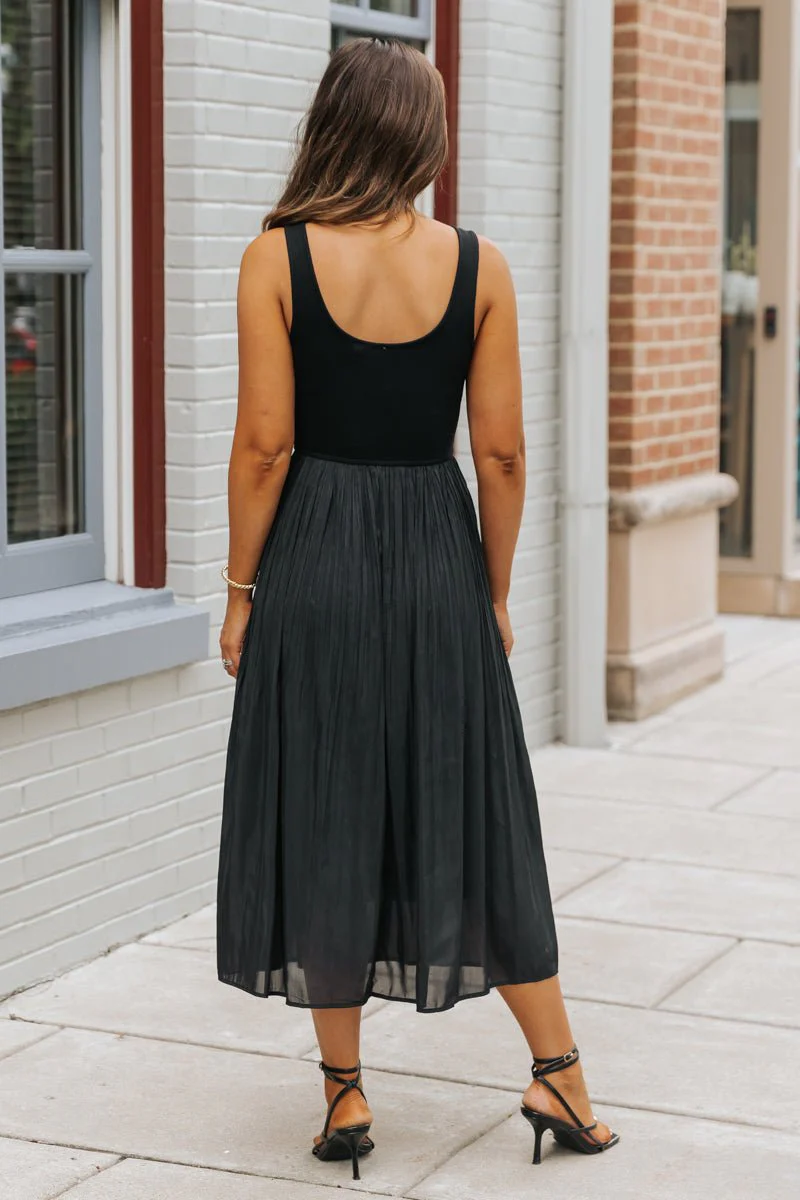 Black Scoop Neck Pleated Tank Midi Dress - Image 8