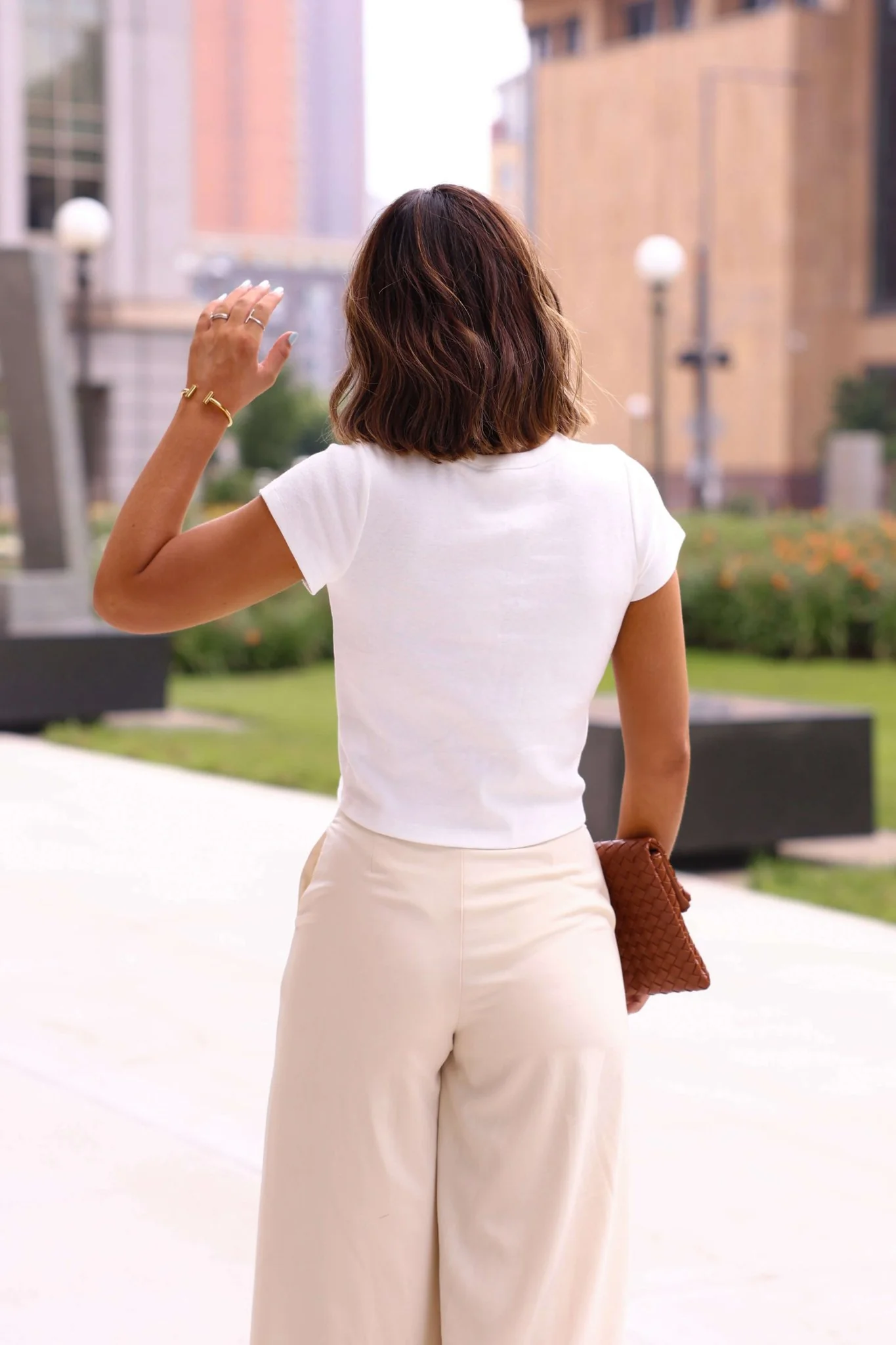 Everyday Essential White Tee - Image 4