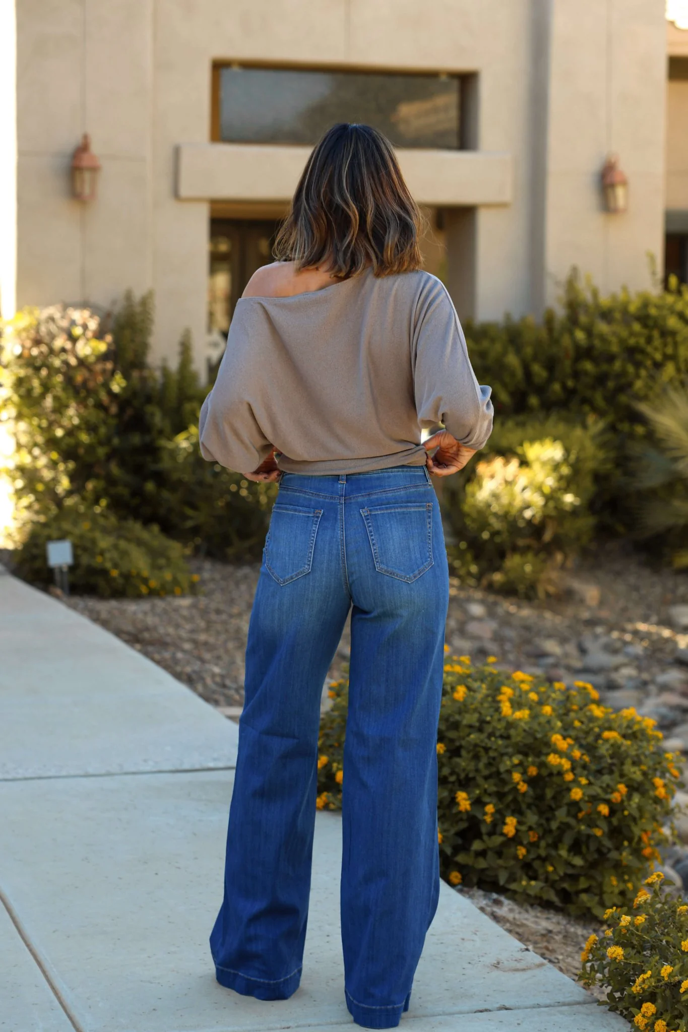 Medium Wash High Rise Pull-On Wide Leg Jeans - FINAL SALE - Image 4